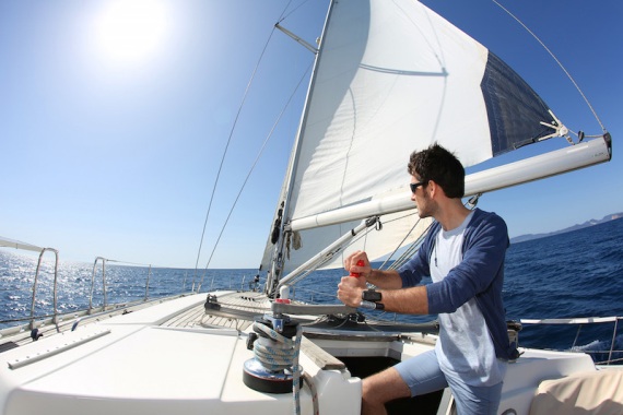 kingii-wearable-on-sailing-boat