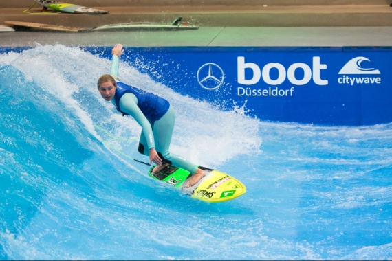 the_wave_boot_d%c3%bcsseldorf_3